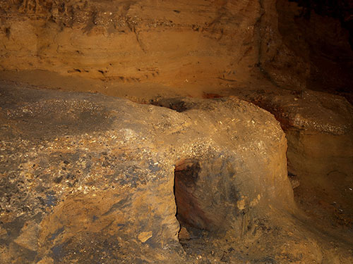 鐘(zhōng)鼓溶洞