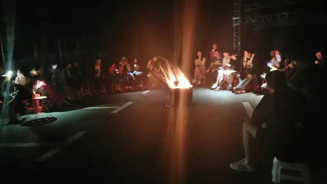 湖(hú)南(nán)旅遊開(kāi)發公司,懷化(huà)旅遊開(kāi)發公司,懷化(huà)峽谷探幽,懷化(huà)石林(lín)花(huā)山(shān)植物(wù)園